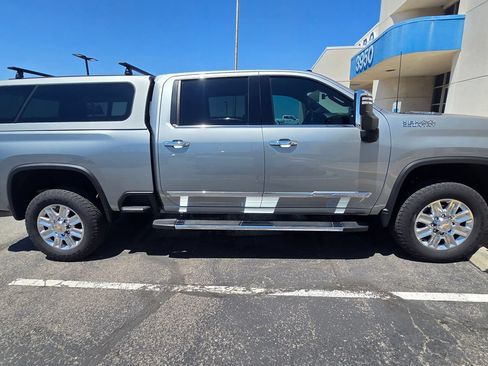 Used 2025 Chevrolet Silverado 2500 High Country w/ Technology Package AWD/4WD image 7