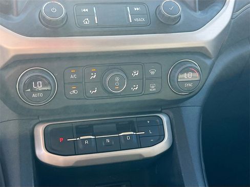 Used 2023 GMC Acadia Denali w/ Denali Ultimate Package image 16