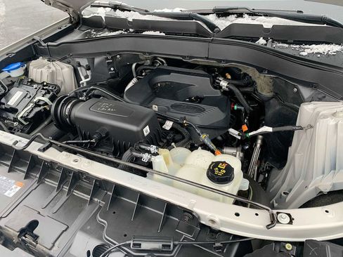 Used 2020 Ford Explorer XLT image 28