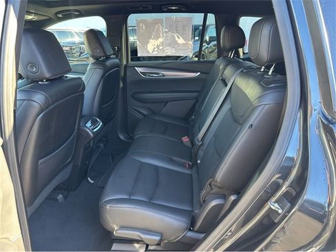 Certified 2022 Cadillac XT6 Luxury image 16