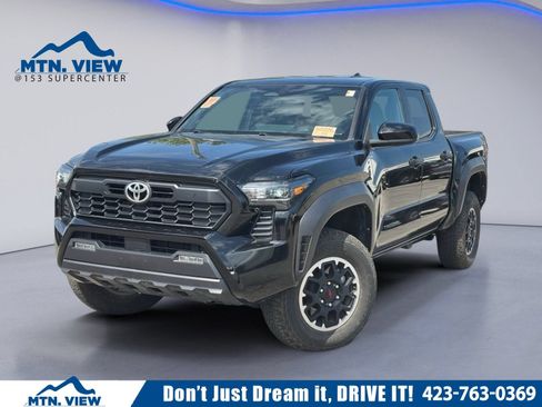 Used 2025 Toyota Tacoma TRD Off-Road AWD/4WD image 1
