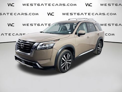 Used 2023 Nissan Pathfinder Platinum image 1