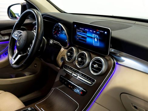 Used 2022 Mercedes-Benz GLC 300 4MATIC image 30