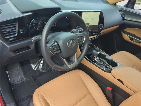 Used 2025 Lexus NX 250 FWD w/ Towing Package (2000 Lbs) image 9