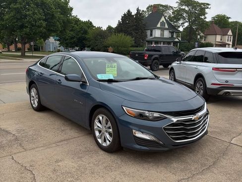 Used 2025 Chevrolet Malibu LT FWD image 1