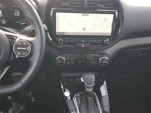 Certified 2025 Kia Soul GT-Line image 13