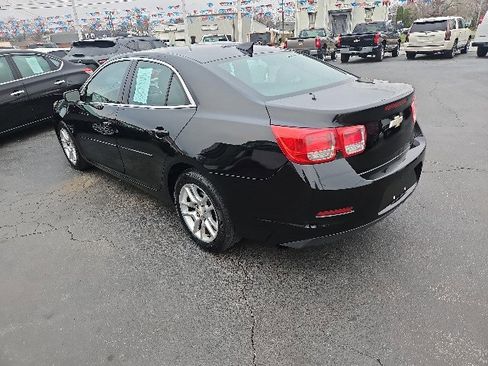 Used 2016 Chevrolet Malibu LT w/ Power Convenience Package image 4