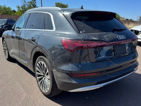 Used 2019 Audi e-tron Prestige w/ Prestige Package AWD/4WD image 4