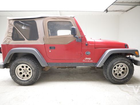 Used 2004 Jeep Wrangler X AWD/4WD image 6
