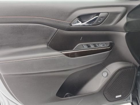 Used 2023 GMC Acadia AT4 image 25