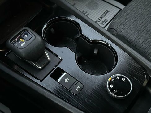 Used 2021 Nissan Rogue SV image 29