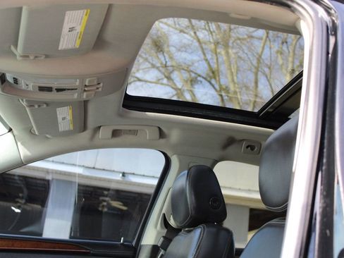 Used 2016 Cadillac SRX Luxury w/ Driver Awareness Package image 15