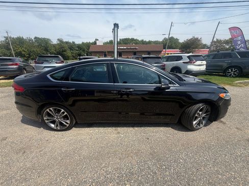 Used 2020 Ford Fusion Titanium FWD image 7