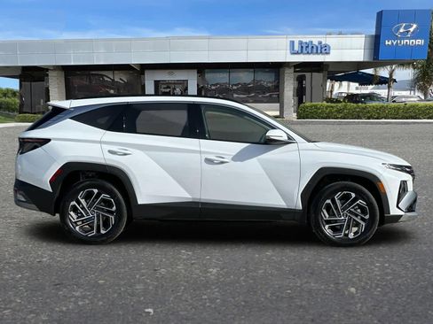 New 2025 Hyundai Tucson Limited image 8