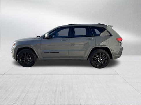 Used 2019 Jeep Grand Cherokee Altitude image 4