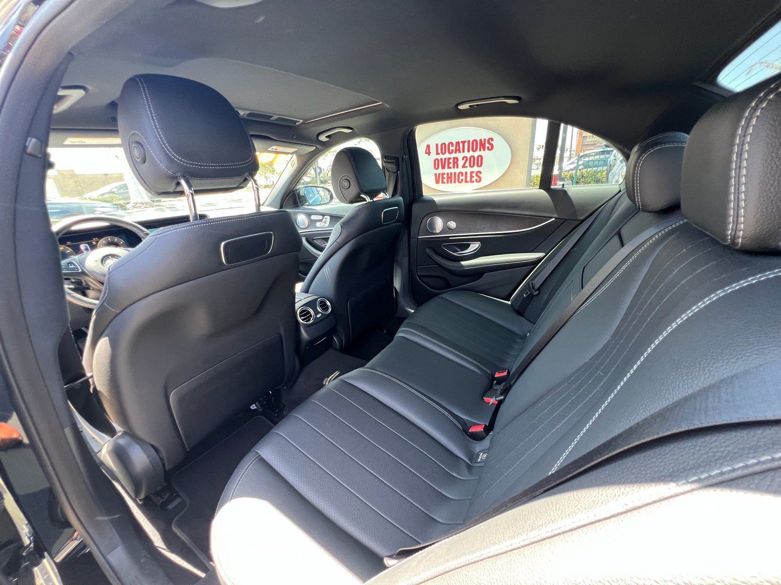 Used 2018 Mercedes-Benz E 400 4MATIC Sedan w/ Premium 3 Package image 34
