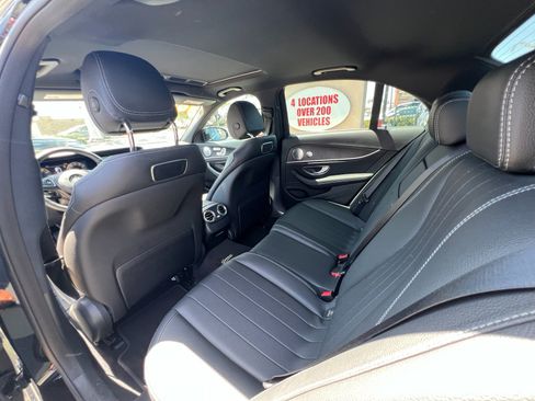 Used 2018 Mercedes-Benz E 400 4MATIC Sedan w/ Premium 3 Package image 34