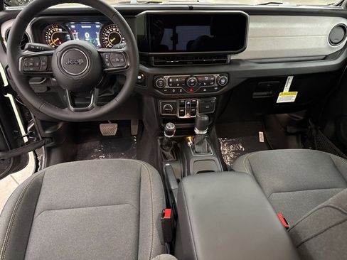 New 2025 Jeep Gladiator Sport image 9