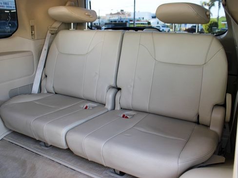 Used 2015 Lexus LX 570 4WD w/ Luxury Package image 20