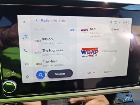 Used 2025 Toyota Camry SE w/ Convenience Package image 25