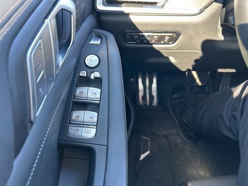 Used 2022 BMW X7 M50i image 17