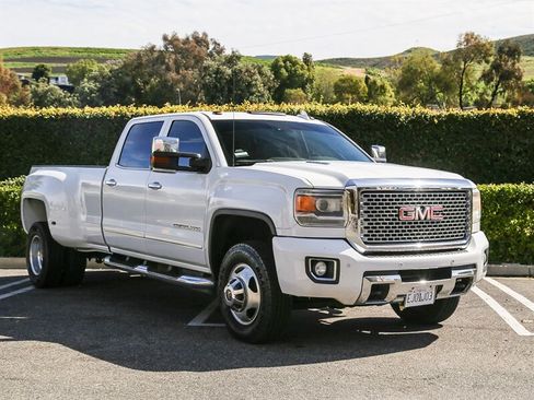 Used 2015 GMC Sierra 3500 Denali w/ Duramax Plus Package AWD/4WD image 8