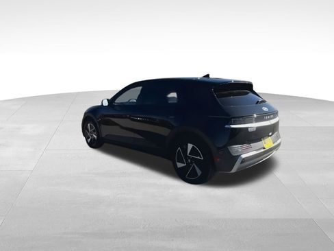 Used 2025 Hyundai Ioniq 5 SE image 9