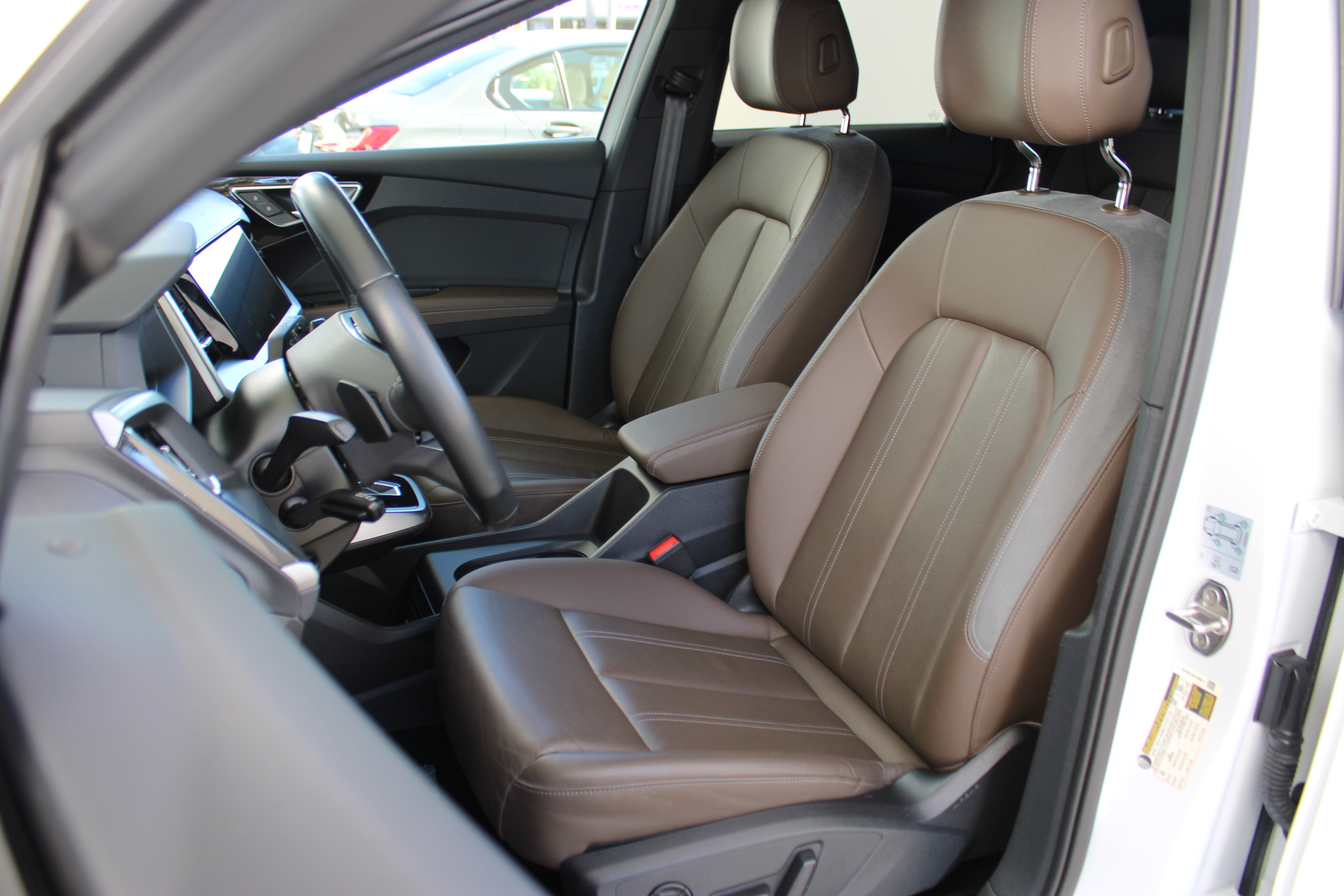 Used 2023 Audi Q4 e-tron Premium Plus RWD image 16