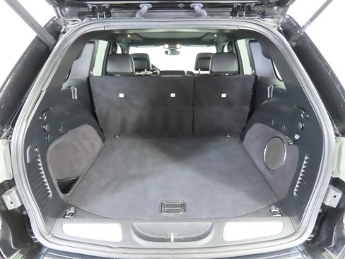 Used 2020 Jeep Grand Cherokee Overland image 28