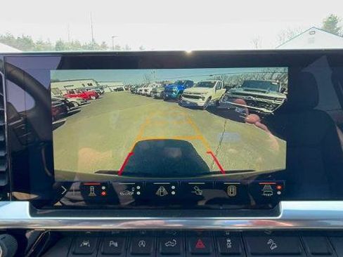 Used 2026 Chevrolet Silverado 1500 LT Trail Boss w/ LT Trail Boss Premium Package AWD/4WD image 11