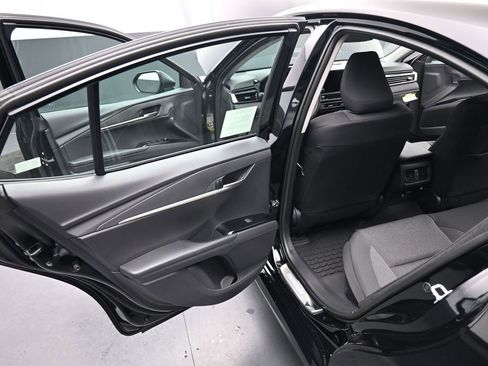 Used 2025 Toyota Camry LE image 11