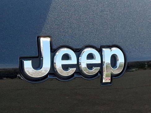 Used 2022 Jeep Grand Cherokee L Limited image 32