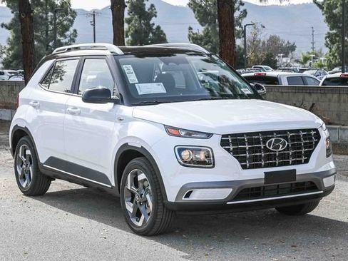 New 2026 Hyundai Venue SEL FWD image 3