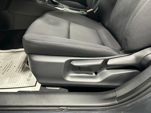 Used 2025 Toyota Corolla LE image 12