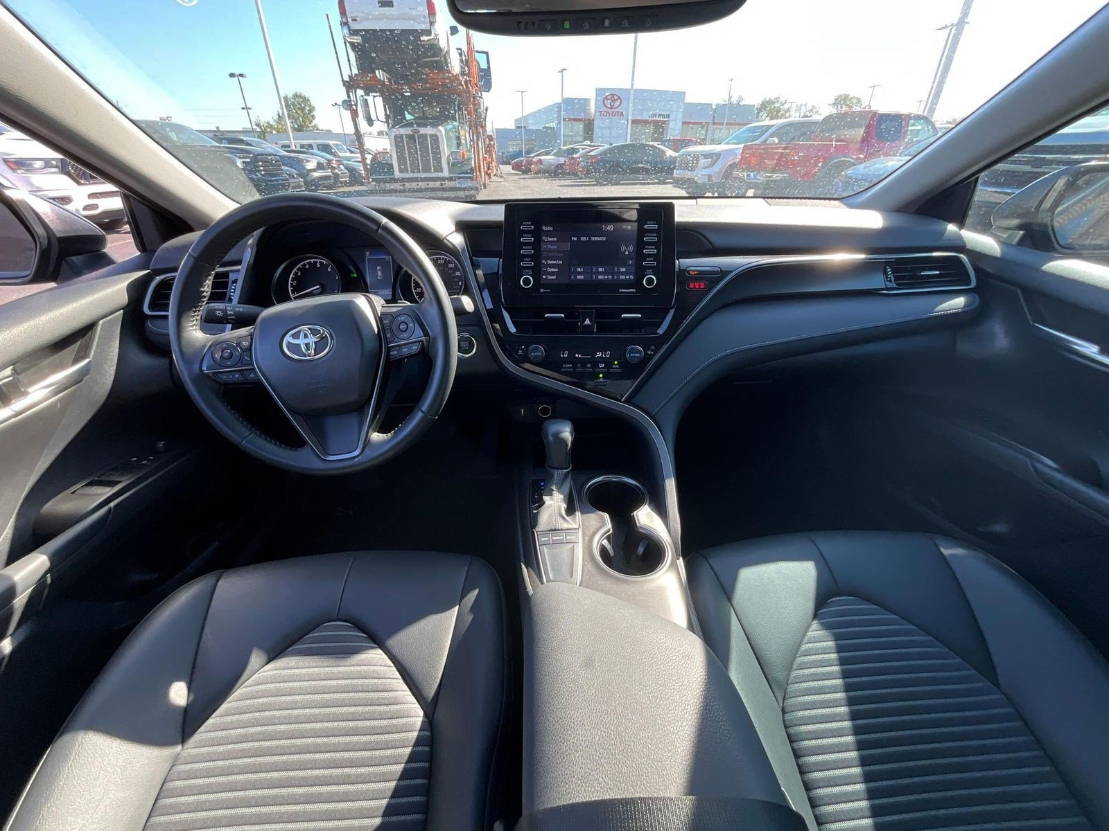 Used 2023 Toyota Camry SE w/ Convenience Package FWD image 7