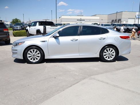 Used 2016 Kia Optima EX w/ Premium Package image 3