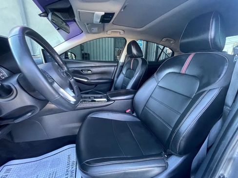Used 2022 Nissan Sentra SR w/ SR Premium Package FWD image 11