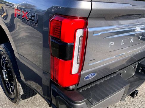 Used 2024 Ford F250 Platinum image 25