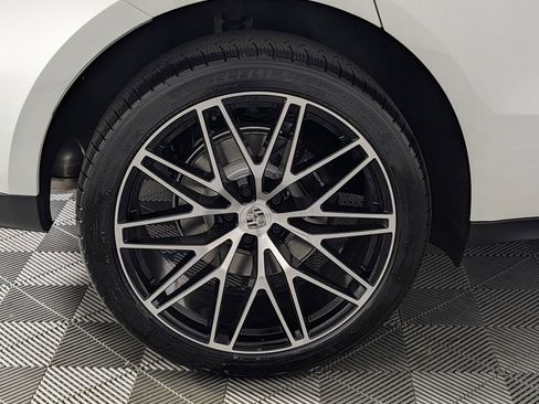 New 2026 Porsche Macan image 13