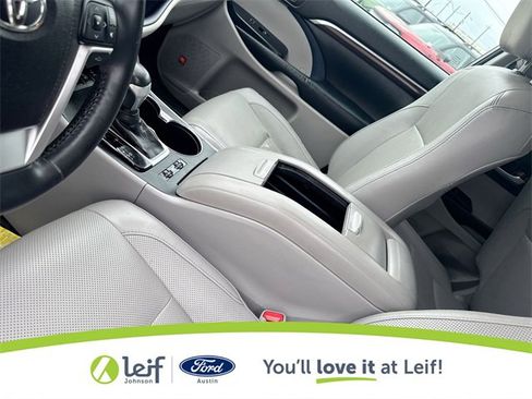 Used 2015 Toyota Highlander Limited Platinum image 27