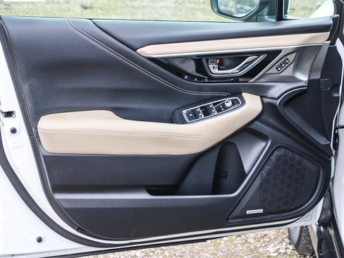 Used 2020 Subaru Outback Limited image 18