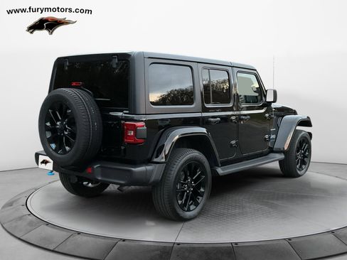 Used 2023 Jeep Wrangler Unlimited Sahara w/ Cold Weather Group image 3