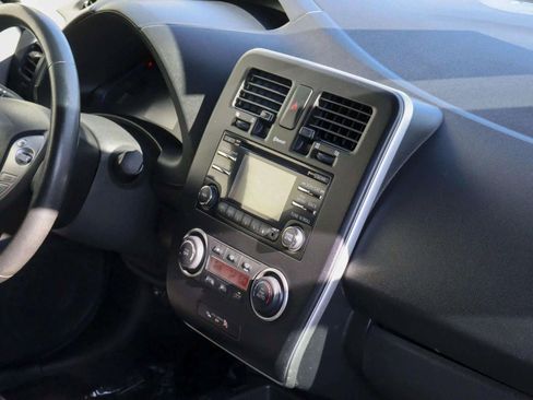Used 2015 Nissan Leaf S image 32