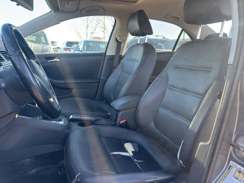 Used 2011 Volkswagen Jetta SE image 7