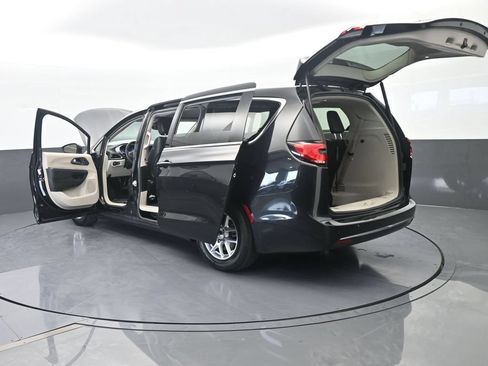 Used 2023 Chrysler Pacifica Touring-L FWD image 73