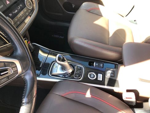 Used 2018 Mitsubishi Outlander SEL image 15