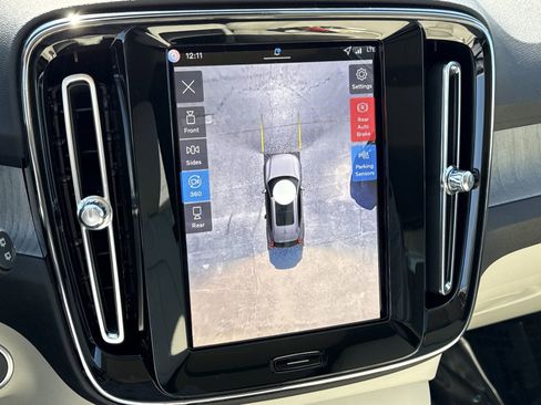 New 2026 Volvo XC40 B5 Ultra w/ Protection Package Premier image 25