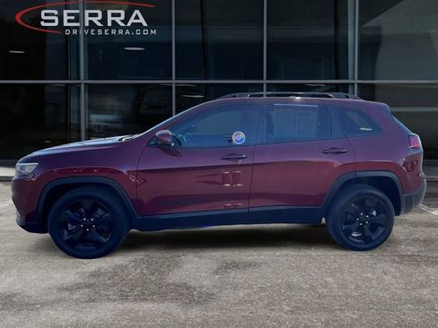Used 2020 Jeep Cherokee Latitude Plus image 2