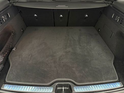 Used 2025 Mercedes-Benz GLC 350e 4MATIC image 30