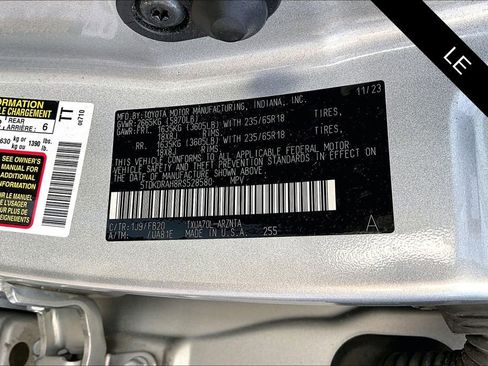 Used 2024 Toyota Highlander LE image 18